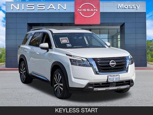 2023 Nissan Pathfinder Platinum