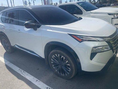 2024 Nissan Rogue Platinum