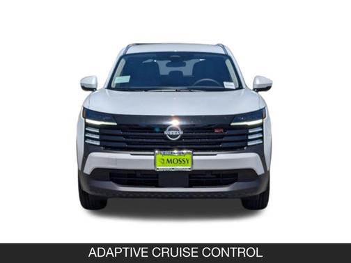 Aspen White Tri 2025 Nissan Kicks SR
