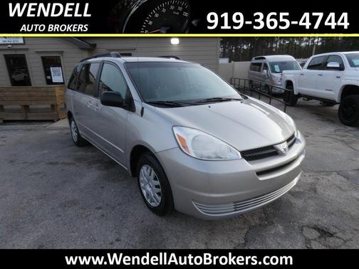 2004 Toyota Sienna LE