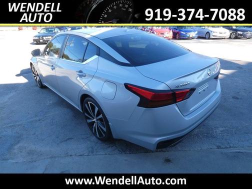 2020 Nissan Altima SR FWD