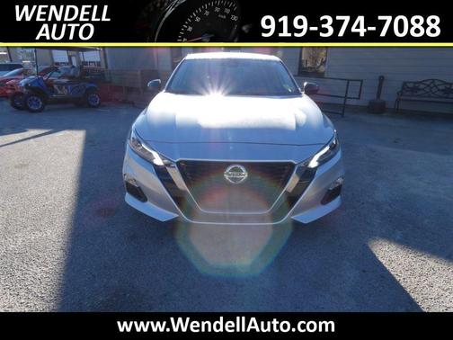 2020 Nissan Altima SR FWD