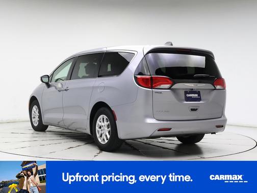 2021 Chrysler Voyager LX