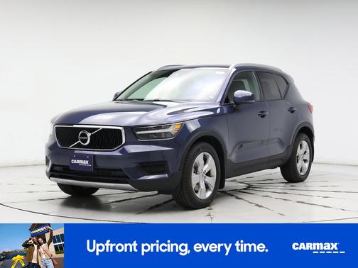 2022 Volvo XC40 T4 Momentum