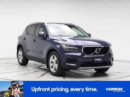 2022 Volvo XC40 T4 Momentum