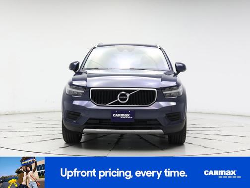2022 Volvo XC40 T4 Momentum