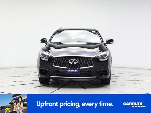 2017 INFINITI QX30 Luxury