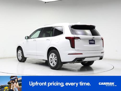 White 2024 Cadillac XT6 Luxury