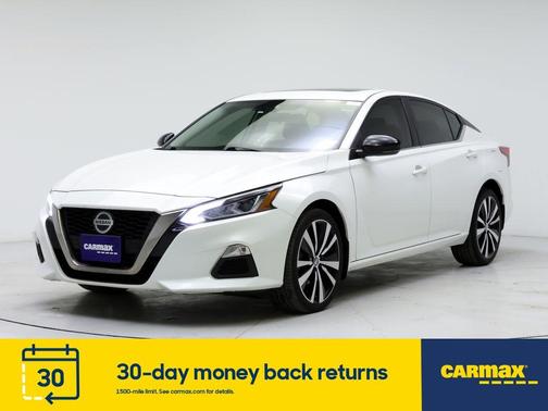 Photo 4 of 26 of 2020 Nissan Altima 2.5 SR