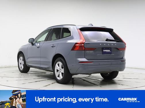 2022 Volvo XC60 B5 Momentum