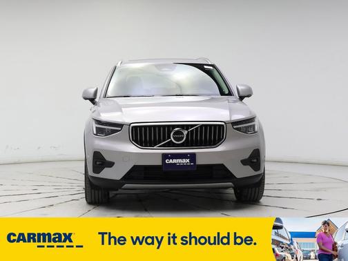 2023 Volvo XC40 B5 Plus Bright Theme