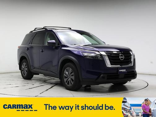 2023 Nissan Pathfinder SV