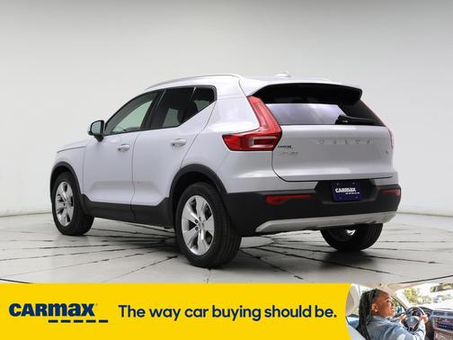 2021 Volvo XC40 T4 Momentum