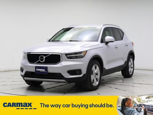 2021 Volvo XC40 T4 Momentum