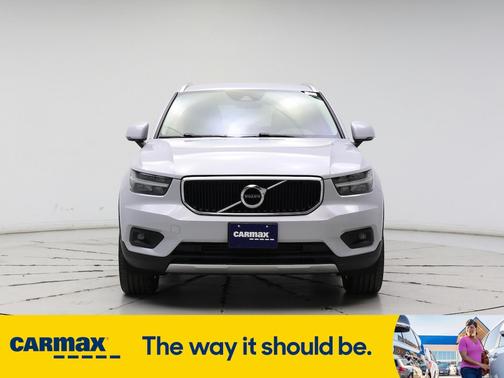 2021 Volvo XC40 T4 Momentum