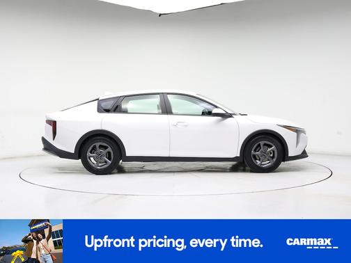 White 2025 Kia K4 LXS