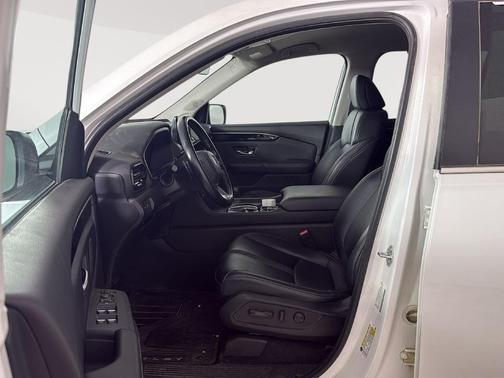 Platinum White Pearl 2023 Honda Pilot AWD EX-L 8 Passenger