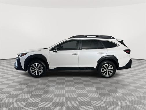 Crystal White Pearl 2025 Subaru Outback Premium