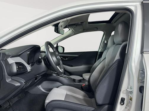 Crystal White Pearl 2025 Subaru Outback Premium