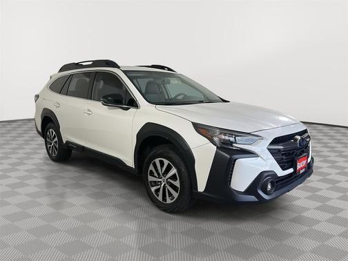 Crystal White Pearl 2025 Subaru Outback Premium