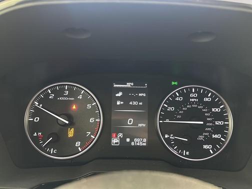 Crystal White Pearl 2025 Subaru Outback Premium