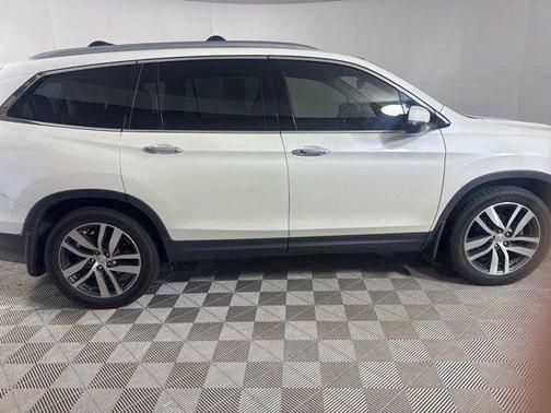 2017 Honda Pilot Elite