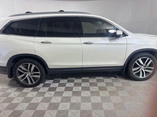 2017 Honda Pilot Elite