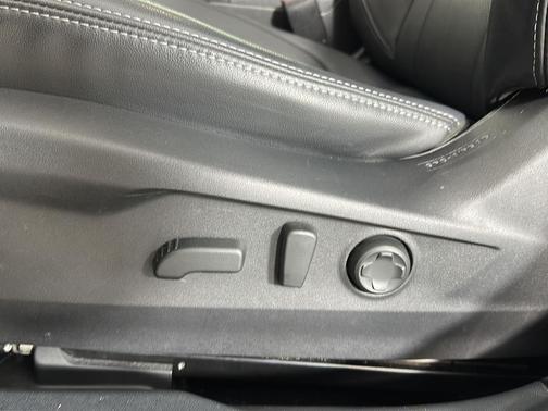 Crystal Black Silica 2023 Subaru Outback Limited