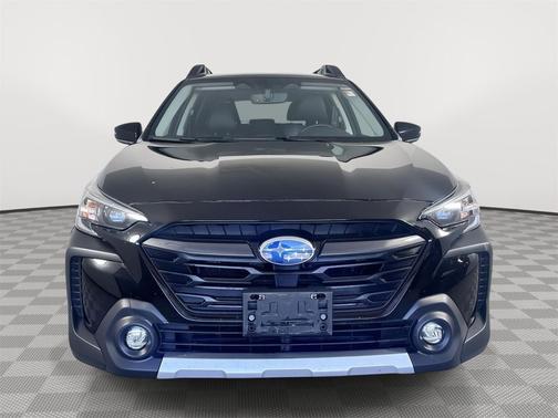 Crystal Black Silica 2023 Subaru Outback Limited