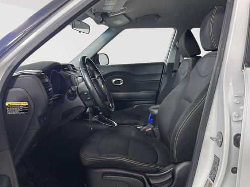 White w/Red Roof 2016 Kia Soul +