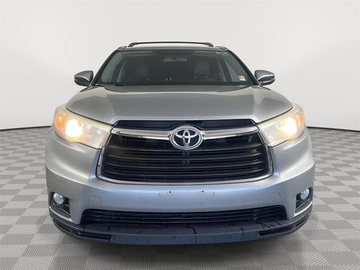 Silver Sky Metallic 2016 Toyota Highlander XLE