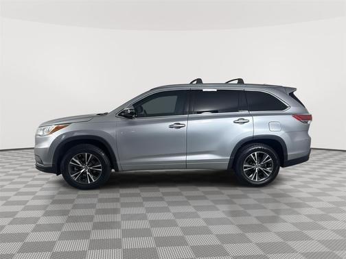 Silver Sky Metallic 2016 Toyota Highlander XLE
