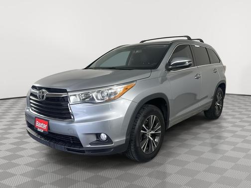 Silver Sky Metallic 2016 Toyota Highlander XLE