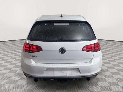 2017 Volkswagen Golf GTI 2.0T SE 4-Door