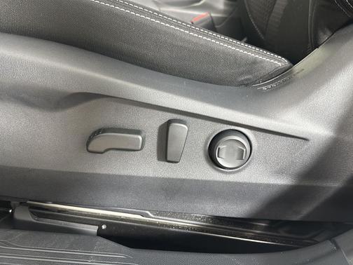 Crystal White Pearl 2023 Subaru Outback Premium