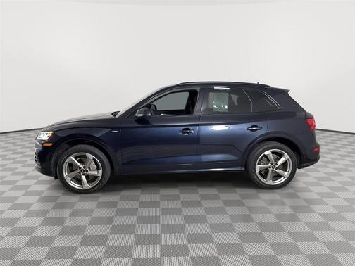2020 Audi Q5 45 Titanium Premium