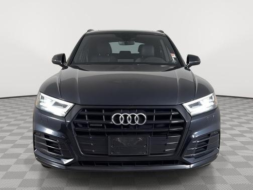 2020 Audi Q5 45 Titanium Premium
