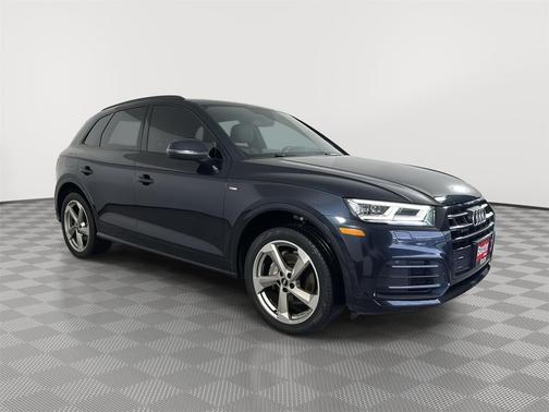 2020 Audi Q5 45 Titanium Premium