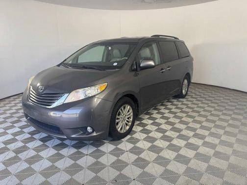 2012 Toyota Sienna XLE