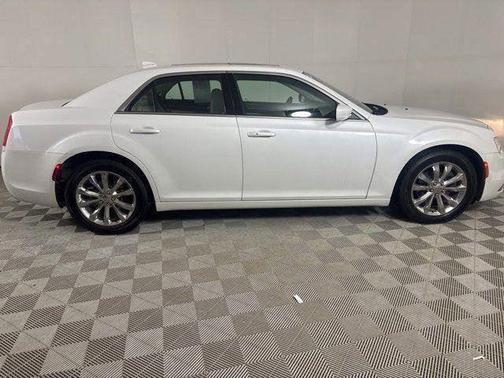 2016 Chrysler 300 S