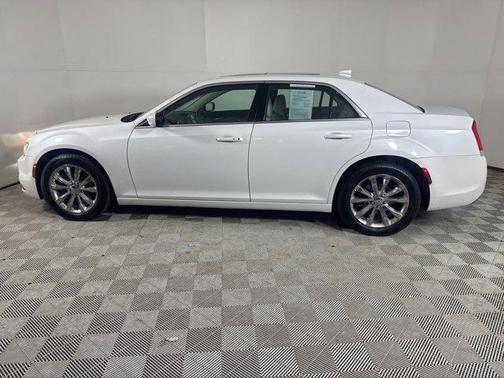 2016 Chrysler 300 S