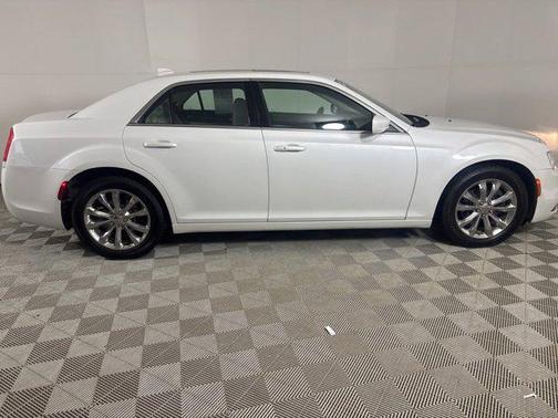 2016 Chrysler 300 S