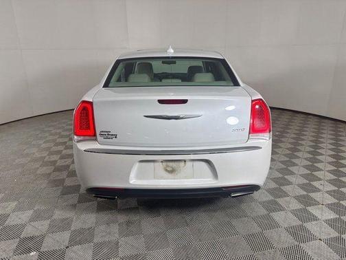 2016 Chrysler 300 S