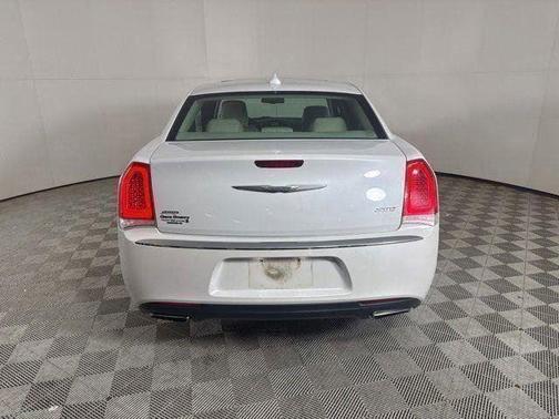 2016 Chrysler 300 S