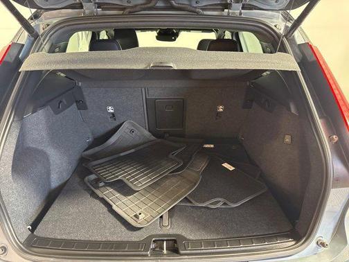 2021 Volvo XC40 T5 R-Design