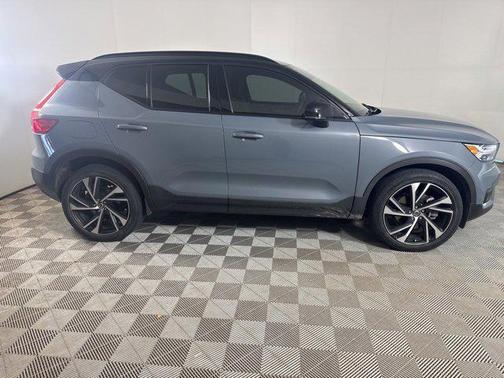 2021 Volvo XC40 T5 R-Design