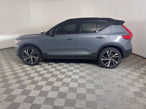 2021 Volvo XC40 T5 R-Design