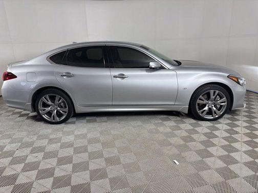 2016 INFINITI Q70 3.7X