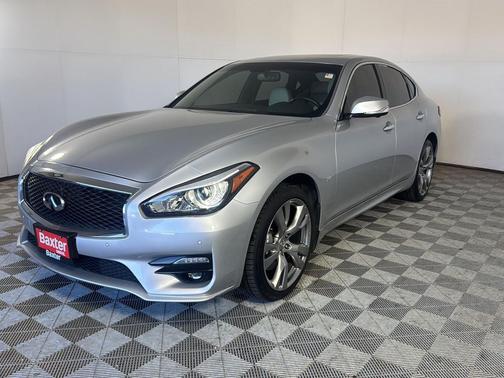 2016 INFINITI Q70 3.7X