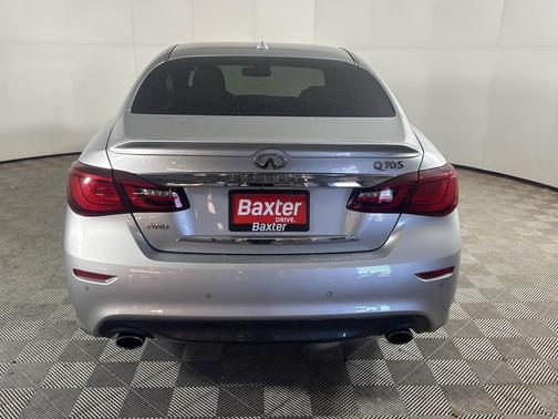 2016 INFINITI Q70 3.7X